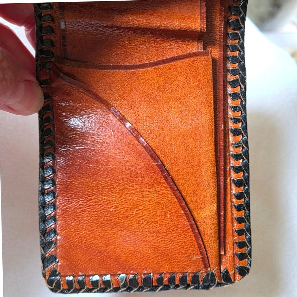 Bifold Wallet‎ Mens Brown Excellent Hand Tooled Leather Horse Barn Scene
